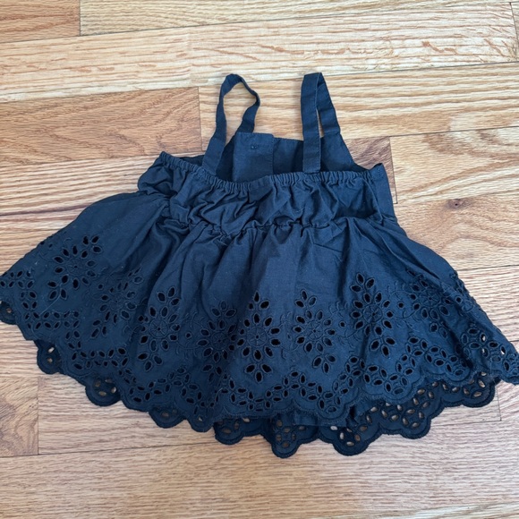 12-18m Baby Gap Black Eyelet Tank - Picture 2 of 3